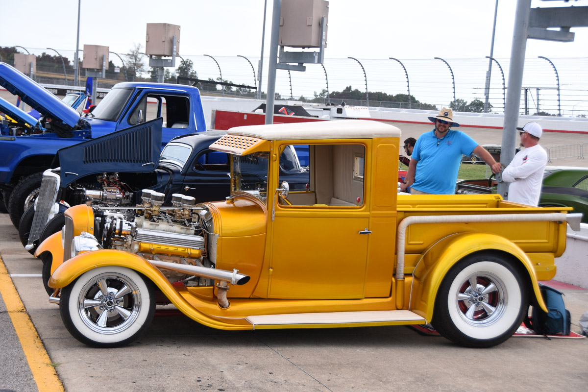 Traditional Rods & Customs at the Triple Crown of Rodding