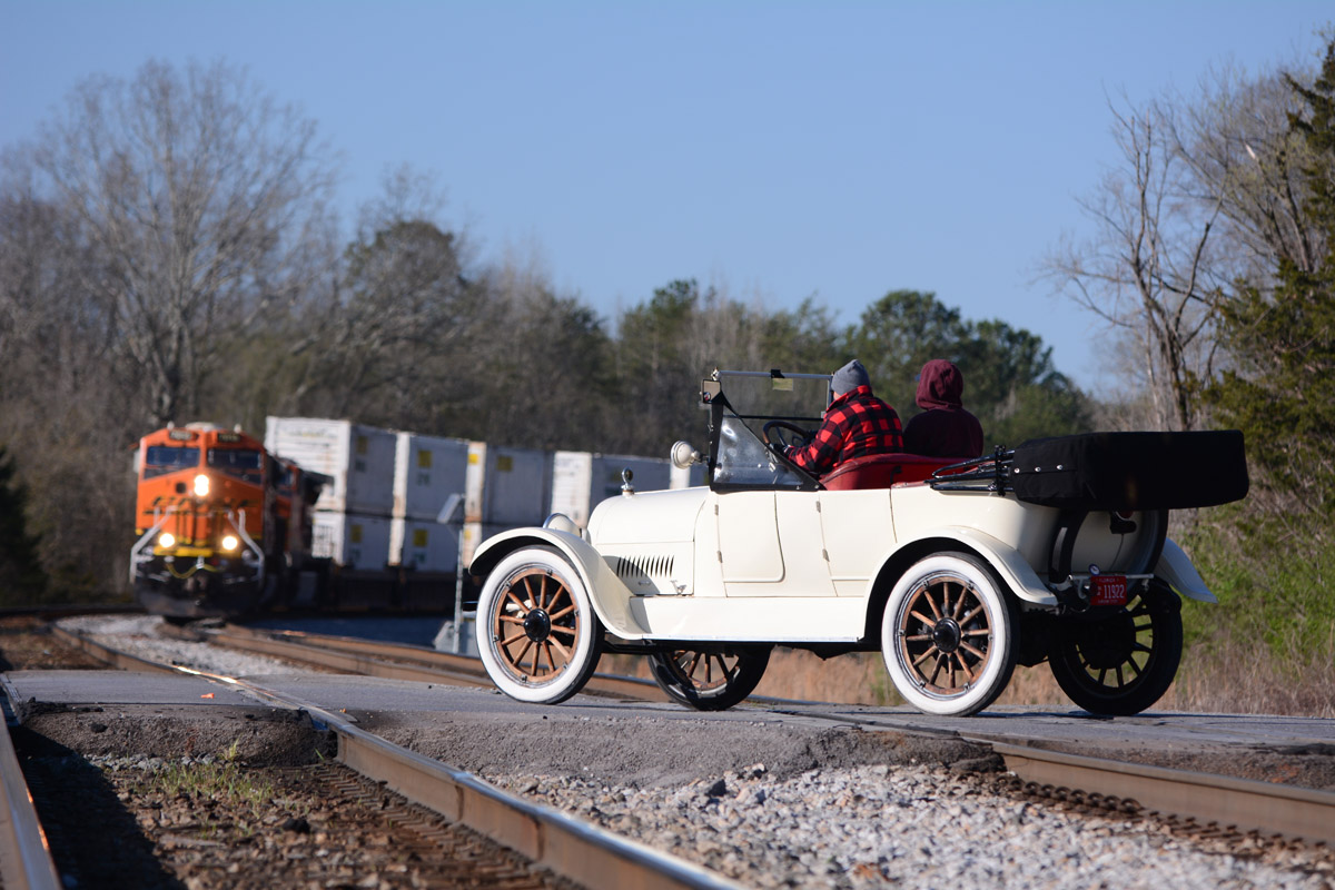 Brass Era REO touring sedan