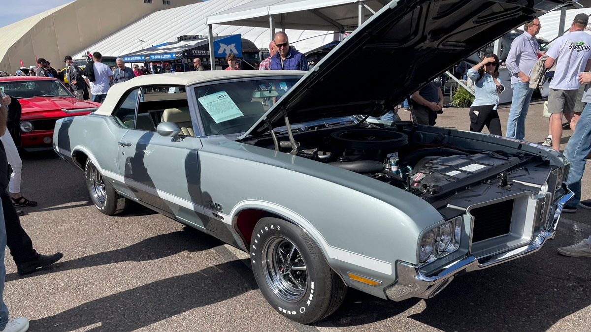 Oldsmobile 442 W-30 convertible